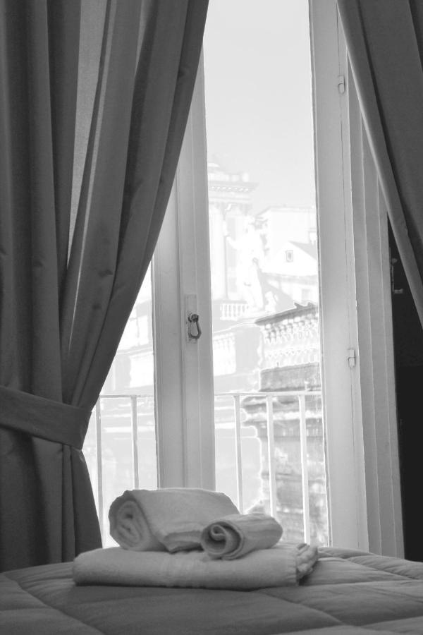 Bed and Breakfast Il Viaggio Di Dante Historical Center Неаполь Екстер'єр фото